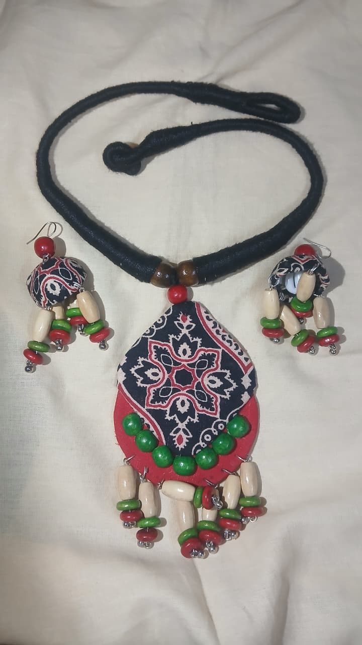 Fabric Jewellery Set - Simple elegant design